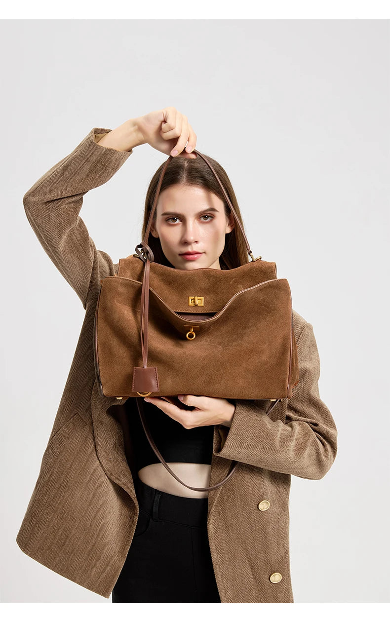 תיק עור קז׳ואל לנשים עם פנים