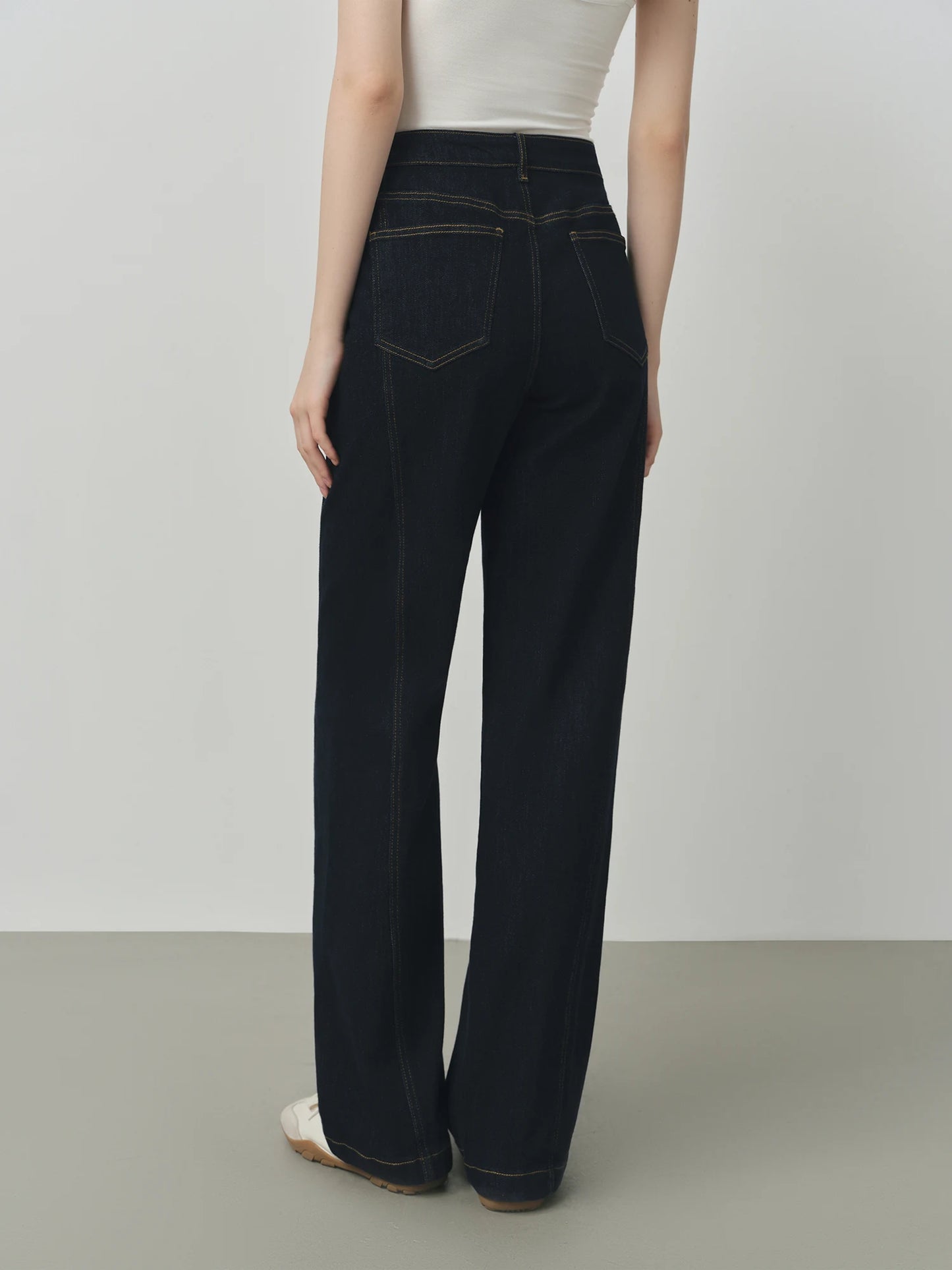  ג’ינס סטרייט קלאסי  כחול מאחורה