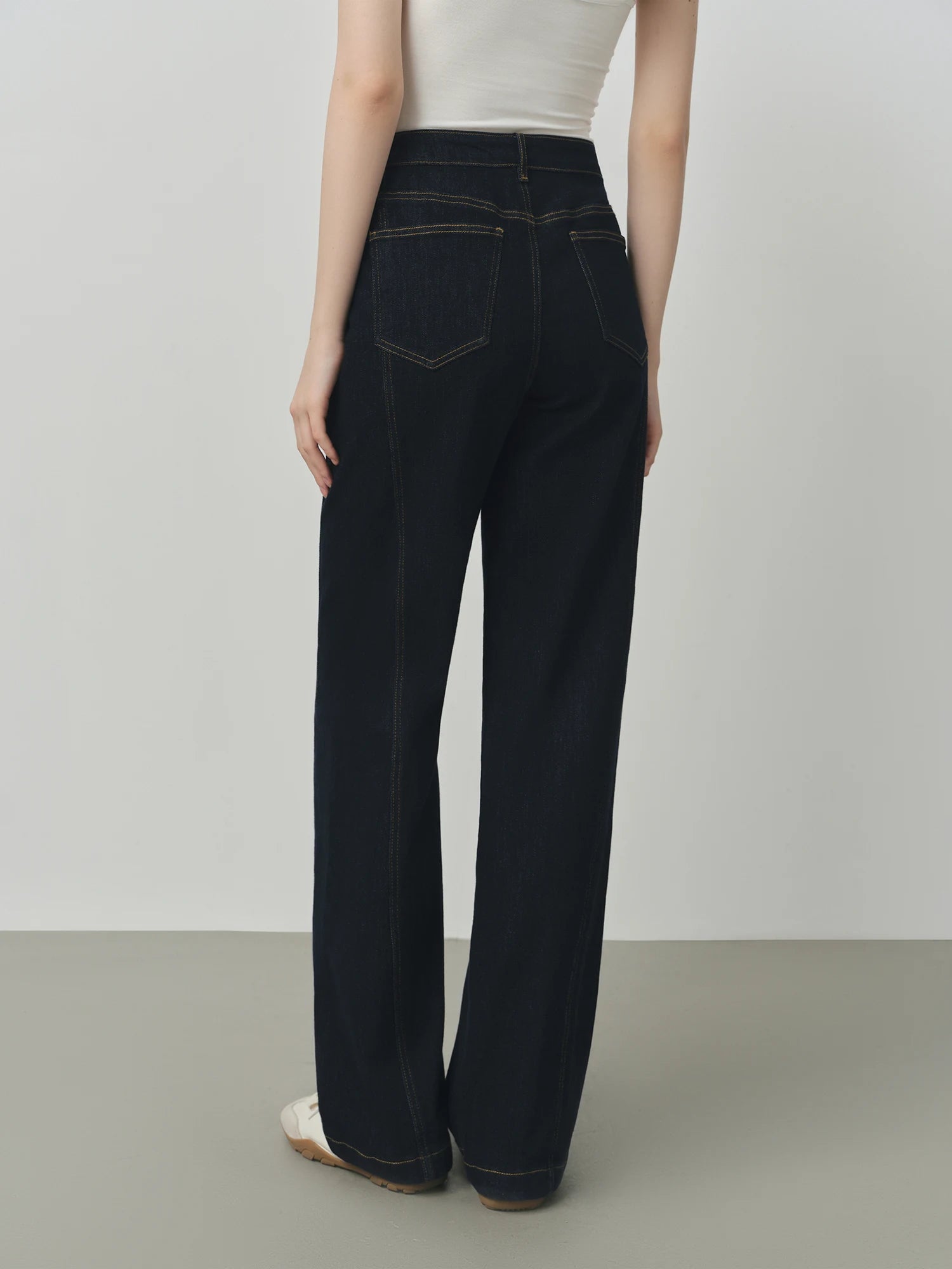  ג’ינס סטרייט קלאסי  כחול מאחורה