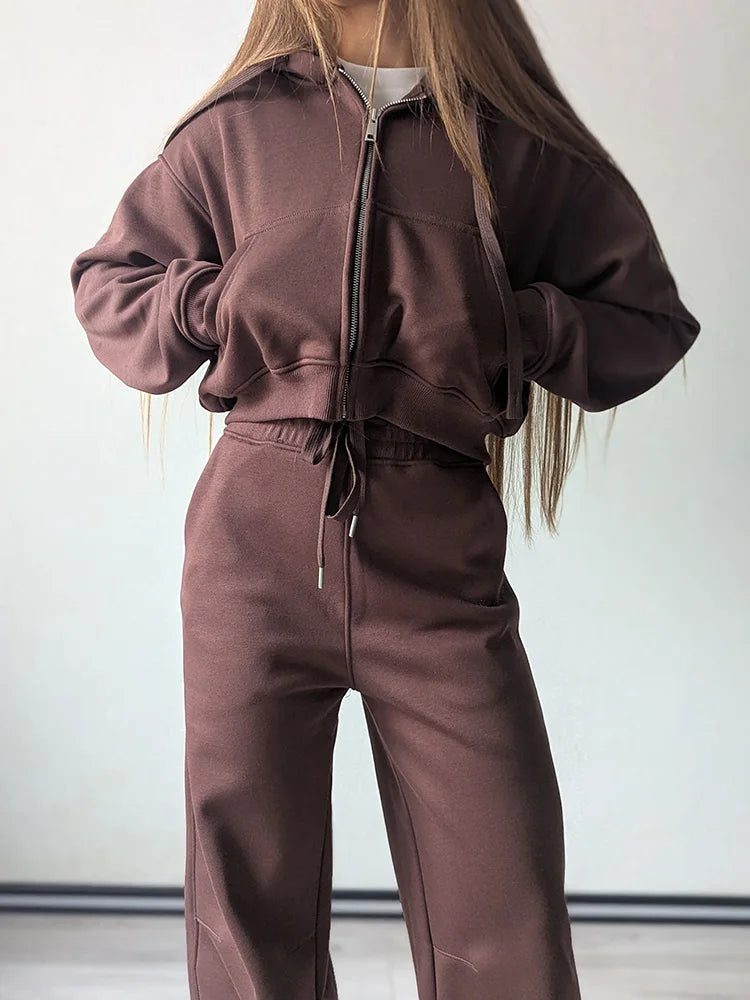 חליפת טרנינג פליז קדיהמ קרוב